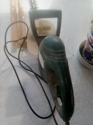 Corta setos eléctrico