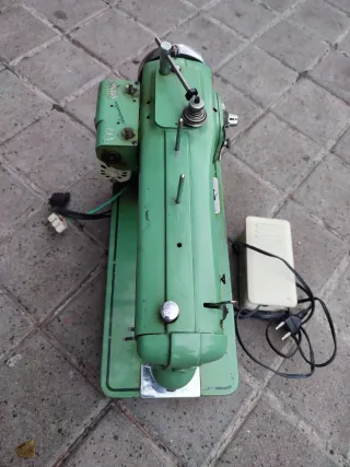 Máquina de coser Refrey Transforma