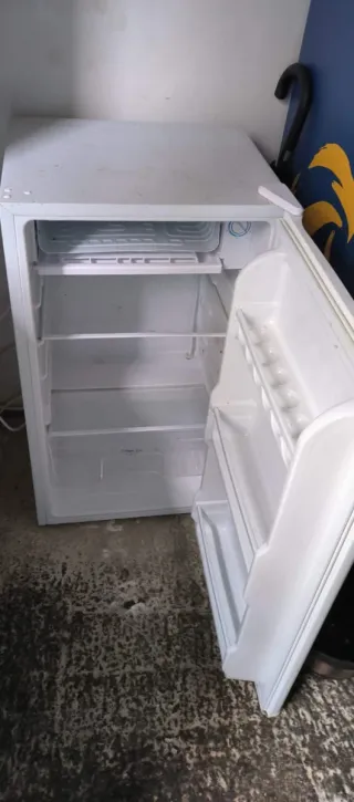 Nevera Cecotec Blanca Mediana