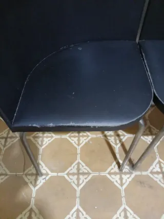 Mesa y 4 sillas comedor