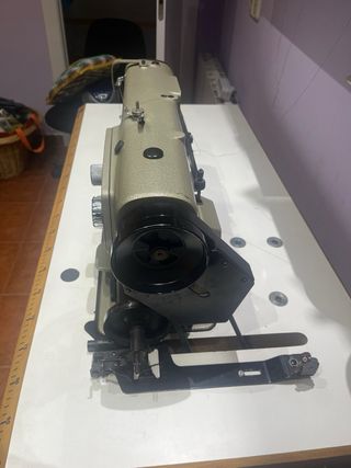 Máquina de coser industrial zigzag de 3 puntadas