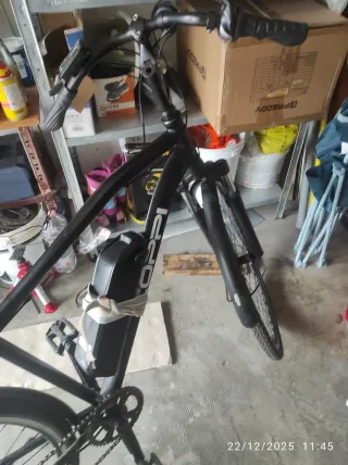 Bici elettrica con motore nel mozzo