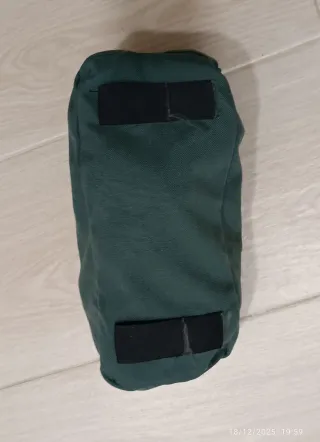 Cramponi da montagna con cinghie