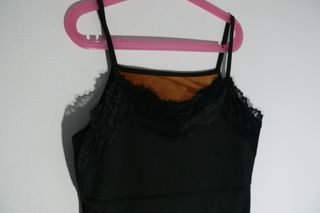 Top de alças com renda