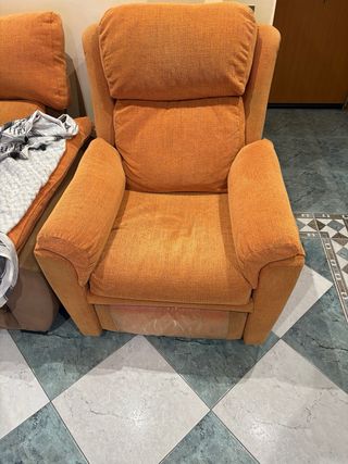 Sillón reclinable naranja precio negociable
