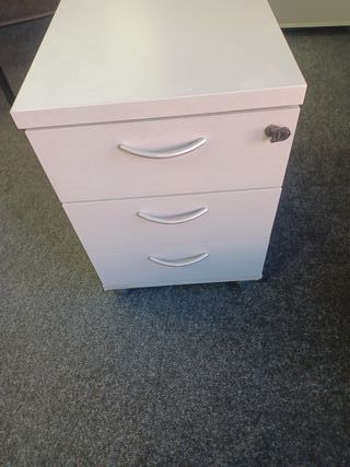 Cajonera gris con 3 cajónes