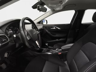 INFINITI Q30 1.5D PREMIUM