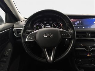 INFINITI Q30 1.5D PREMIUM