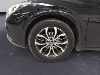 INFINITI Q30 1.5D PREMIUM