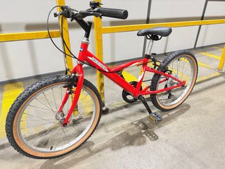 Bicicleta decatlón  20 pulgadas de 6a8 años