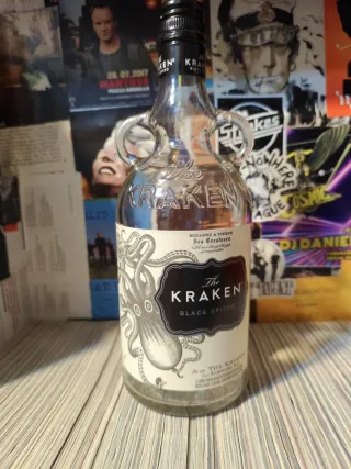 Bottiglie gin/rum vuote per bricolage