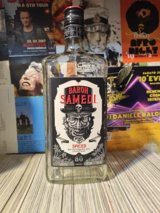 Bottiglie gin/rum vuote per bricolage