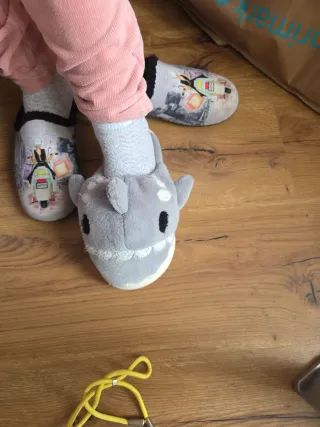 Zapatillas peluche tiburón