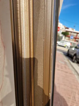 Puerta aluminio con fijo lateral