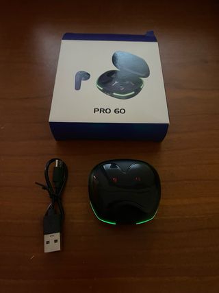 Auriculares Inalámbricos Negros con Luces Verdes