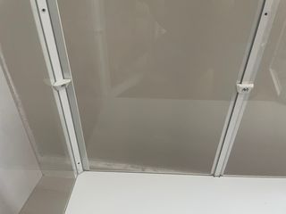 Vitrina IKEA Milsbo Cristal y Metal Blanca