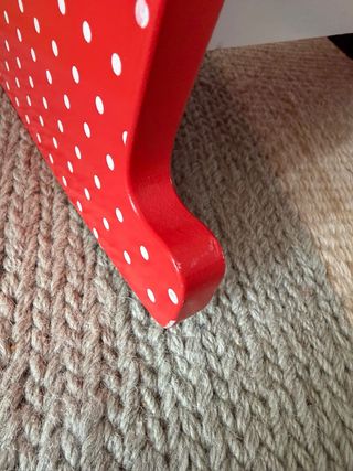 Cuna de juguete de madera roja