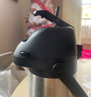 Termo 2.5L sin usar, con asa