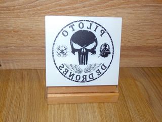 Marco transparente con logo PILOTO