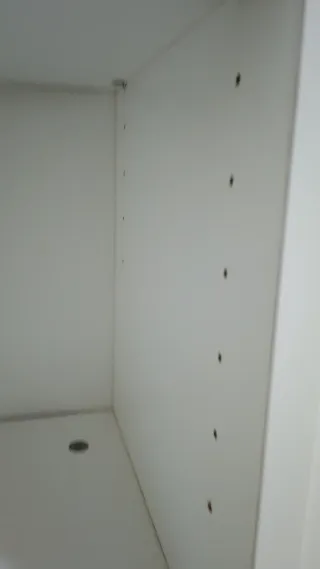 Estantería blanca de madera