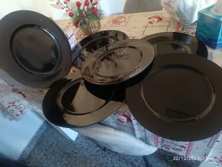 Platos negros para Navidad