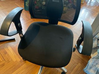 Silla de oficina ergonómica negra