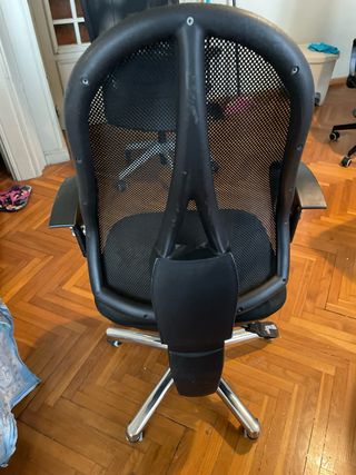 Silla de oficina ergonómica negra