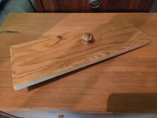 Cómoda de madera con cajones