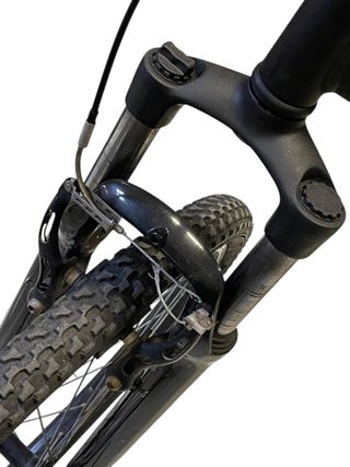 Bicicleta de montaña negra