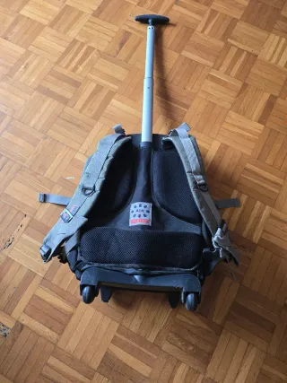 Mochila con ruedas AGEING negra y gris