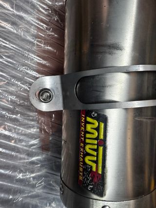 Tubo de escape MIVV.