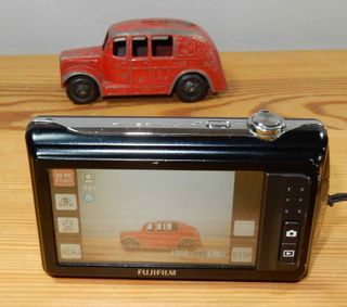 Cámara Fujifilm FinePix Z-90 14MP-5x 38/114 Táctil