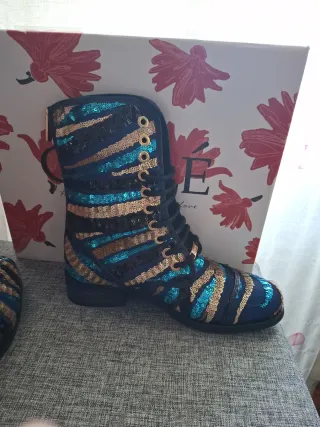 Botas militares lentejuelas azul y oro
