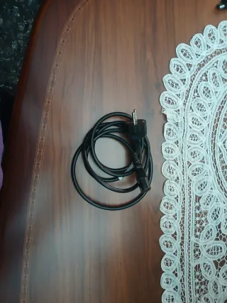 PlayStation 4 Pro con juego (Racket Crank)