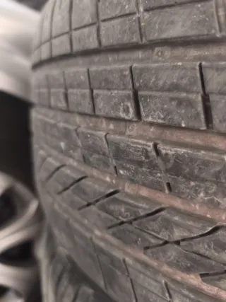 Neumático Goodyear Excellence 245/40 R19 98Y