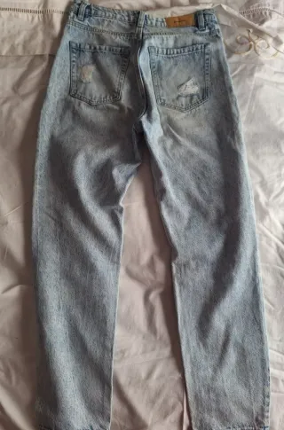 Pantalón vaquero recto con botones