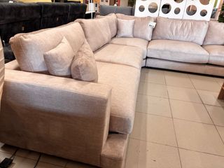 Rinconera Beige con Cojines