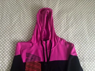 Sudadera Nike con capucha rosa y negra
