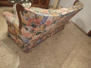 Sofá clásico floral tela y madera