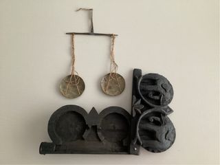 Antigua balanza asiática