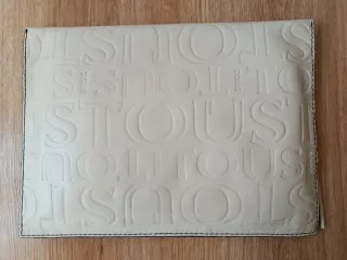 Bolso de mano Tous beige con logo grabado