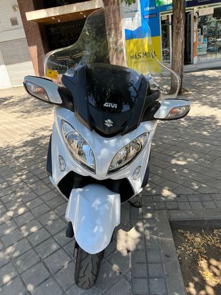 Suzuki Burgman 650 executive