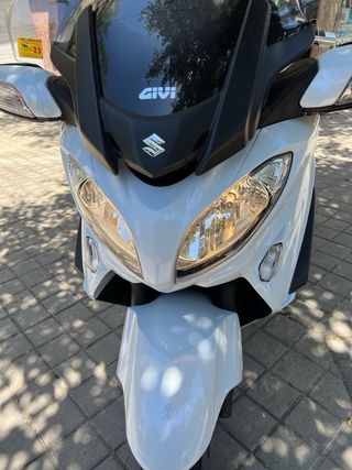 Suzuki Burgman 650 executive