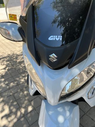 Suzuki Burgman 650 executive