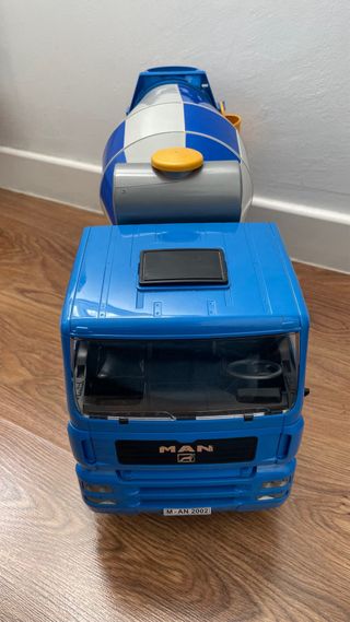 Hormigonera Bruder Azul y Blanca