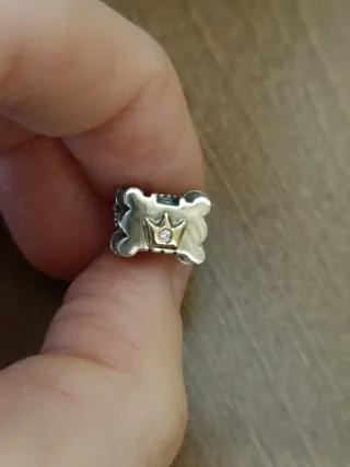 Abalorio Pandora castillo de plata con corona oro