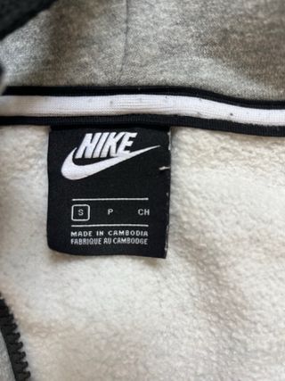 Sudadera Nike Air con capucha gris