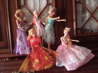 4 Muñecas Barbie Estilo Princesa