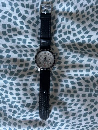 Reloj Lotus Negro y Plateado