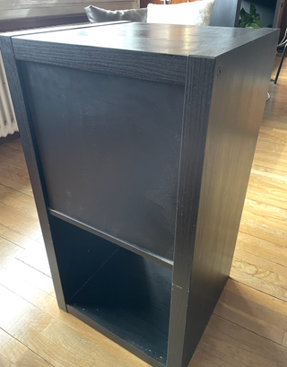 Mueble auxiliar de la linea Kallax de Ikea negro
